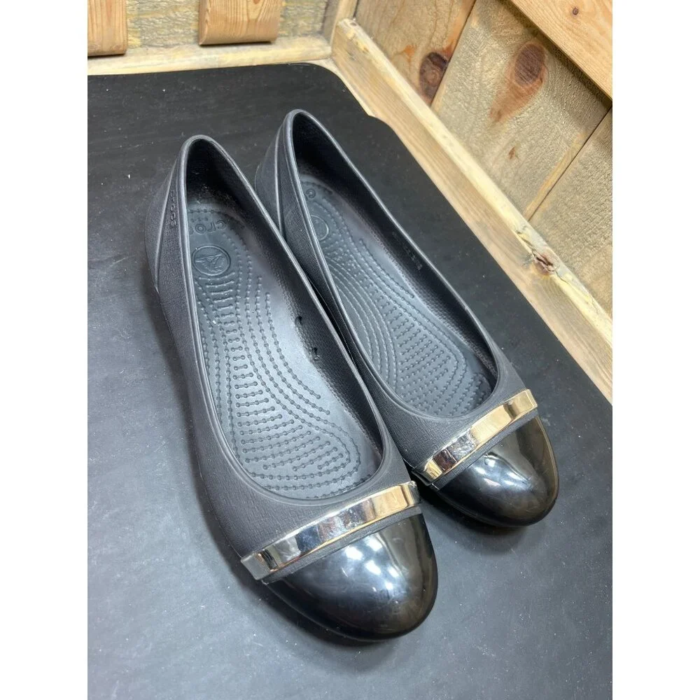Crocs Womens Black Flats W/ Metallic Toe Cap Slip-On Size 6 Lightweight Comforta